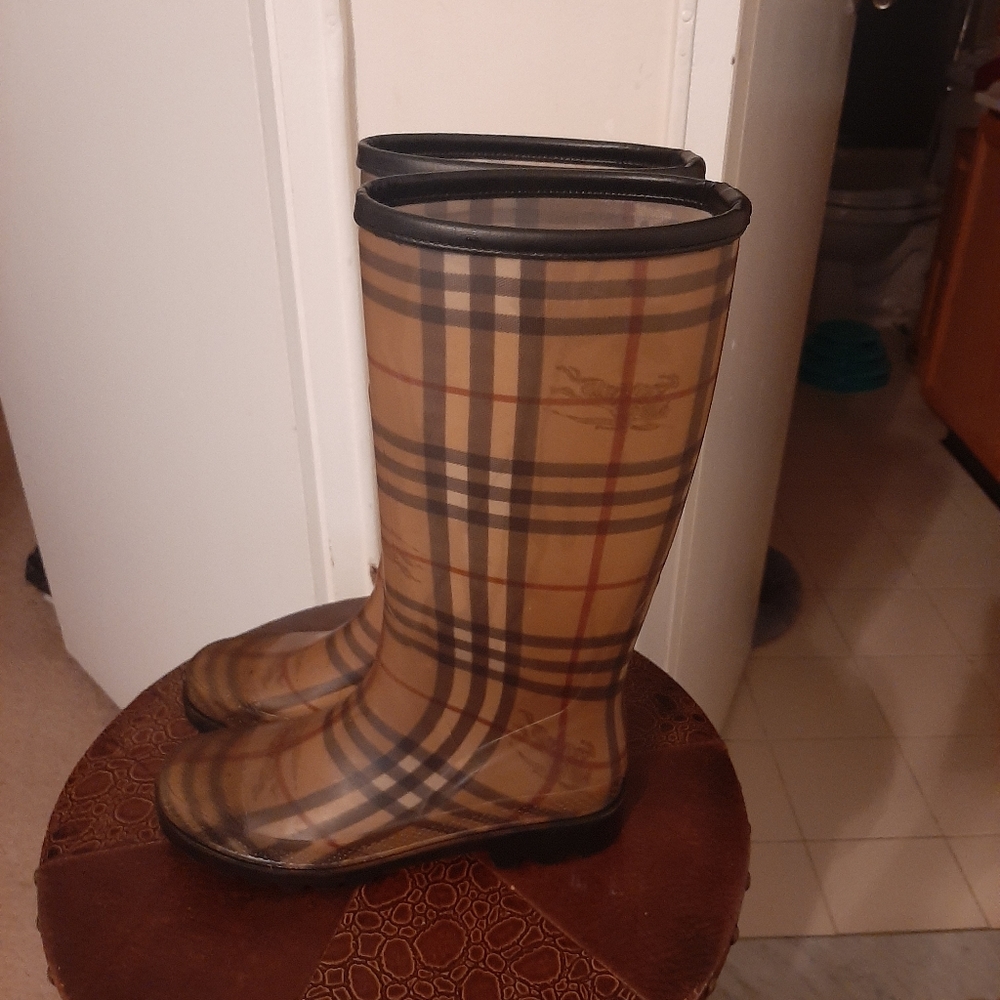Burberry rainboots